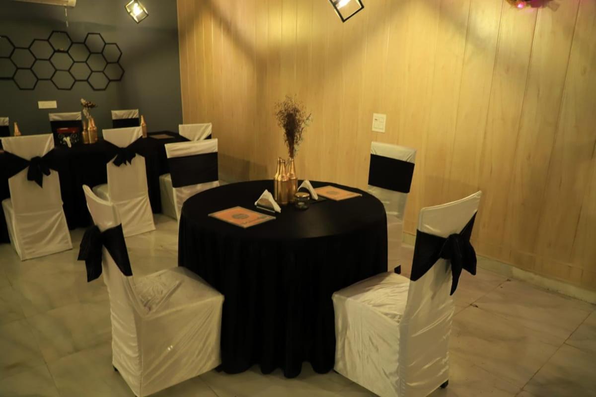 Hotel Amour By Rpi New Delhi Ngoại thất bức ảnh