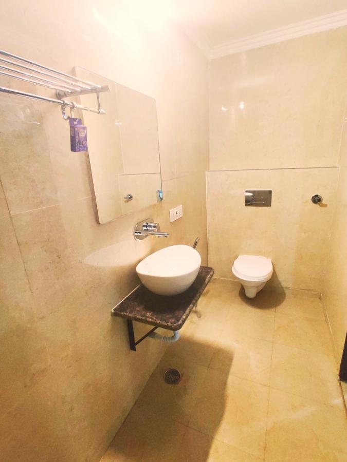 Hotel Amour By Rpi New Delhi Ngoại thất bức ảnh