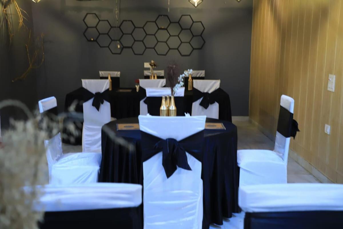 Hotel Amour By Rpi New Delhi Ngoại thất bức ảnh